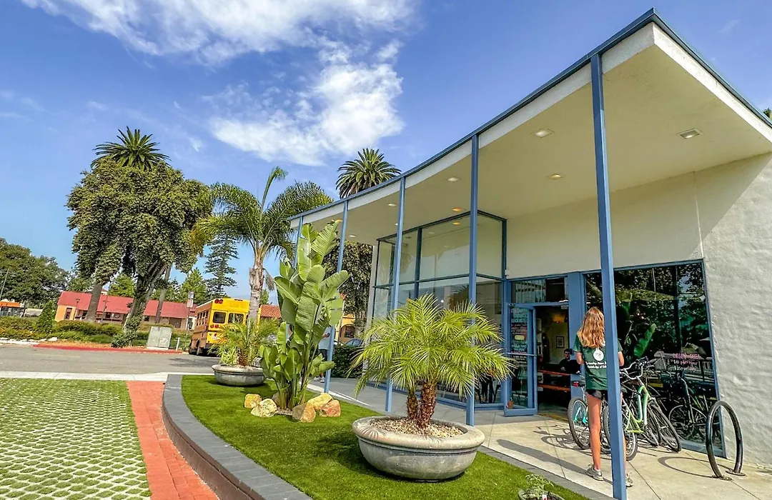 Ith Santa Barbara Surf Hostel-1