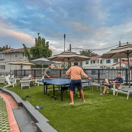 Ith Santa Barbara Surf Hostel-3
